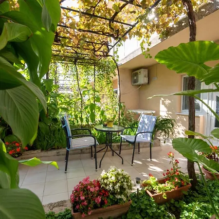 Διαμέρισμα Mate *